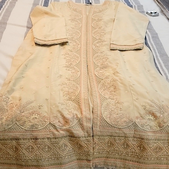 Pakistani indian designer formal wear - Picture 3 of 7